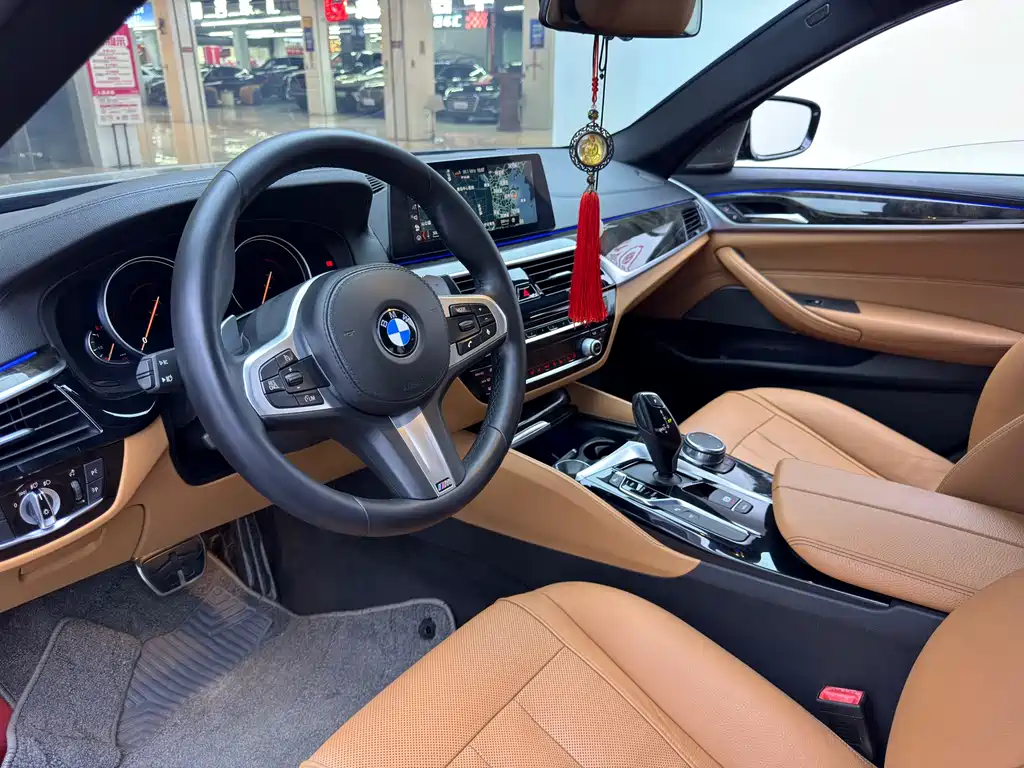 BMW 5 Series 2018 — фото 5