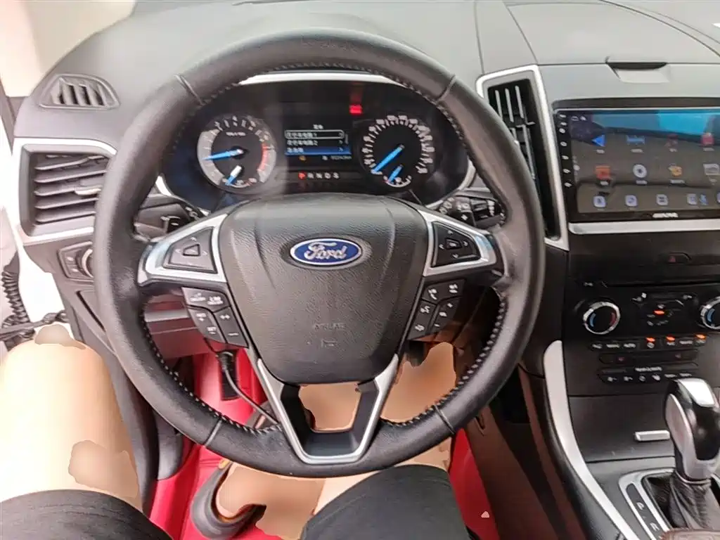 Ford Edge 2019 — фото 11