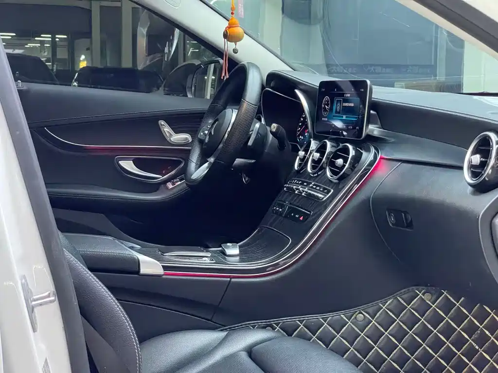 Mercedes-Benz C-Class 2020 — фото 14