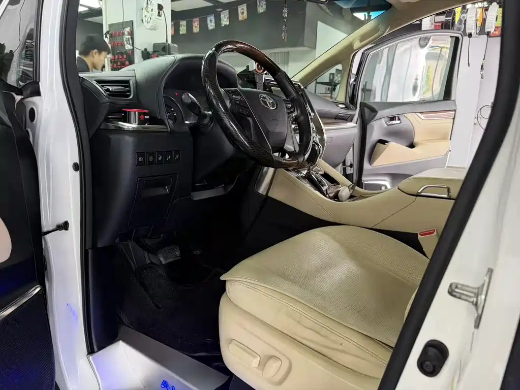 Toyota Alphard 2015 — фото 4