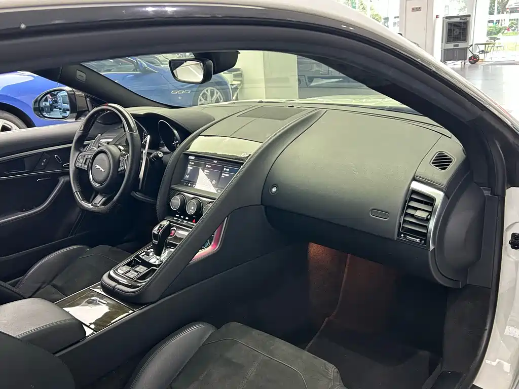 Jaguar F-TYPE 2018 — фото 11