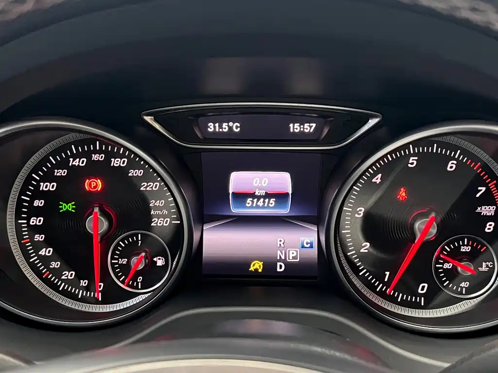 Mercedes-Benz GLA 2017 — фото 11