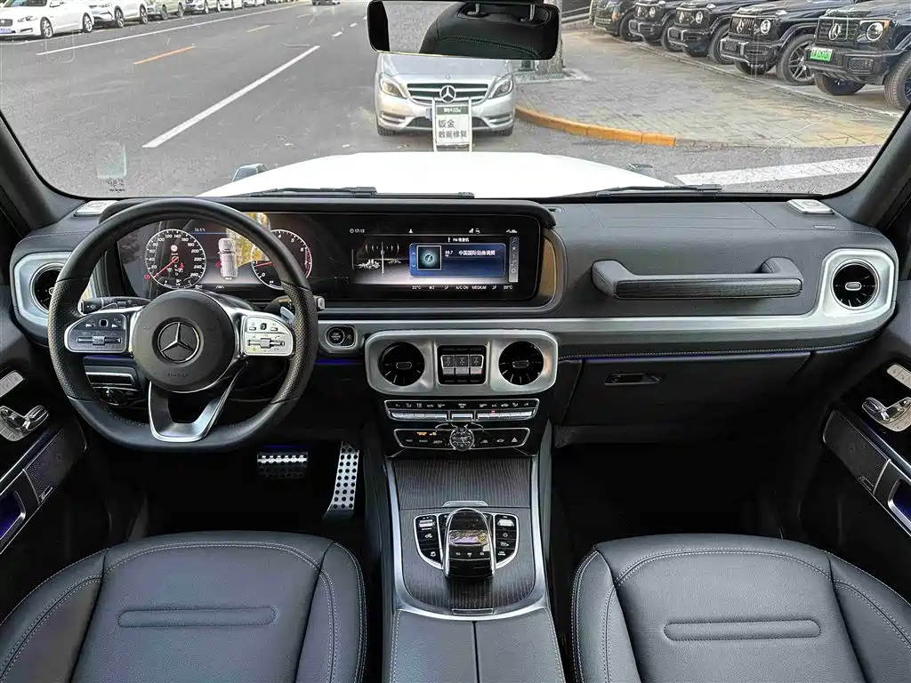 Mercedes-Benz G-Class 2024 — фото 14