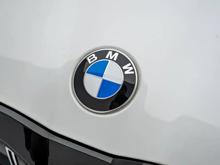 BMW 5 Series 2025 — фото 20
