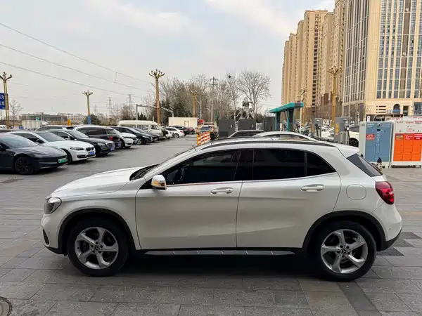 Mercedes-Benz GLA 2017