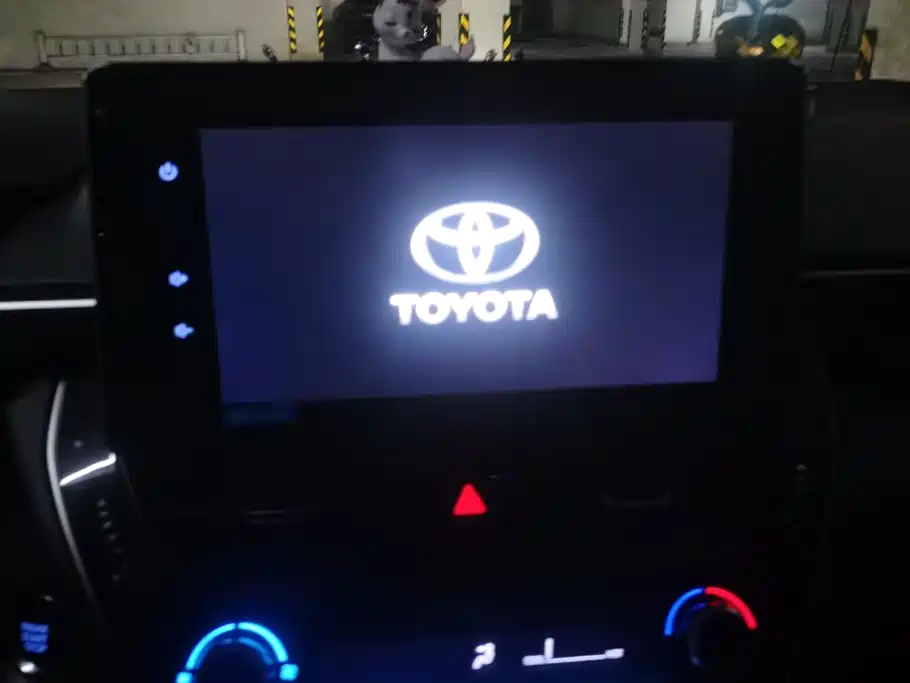 Toyota Corolla 2022 — фото 13
