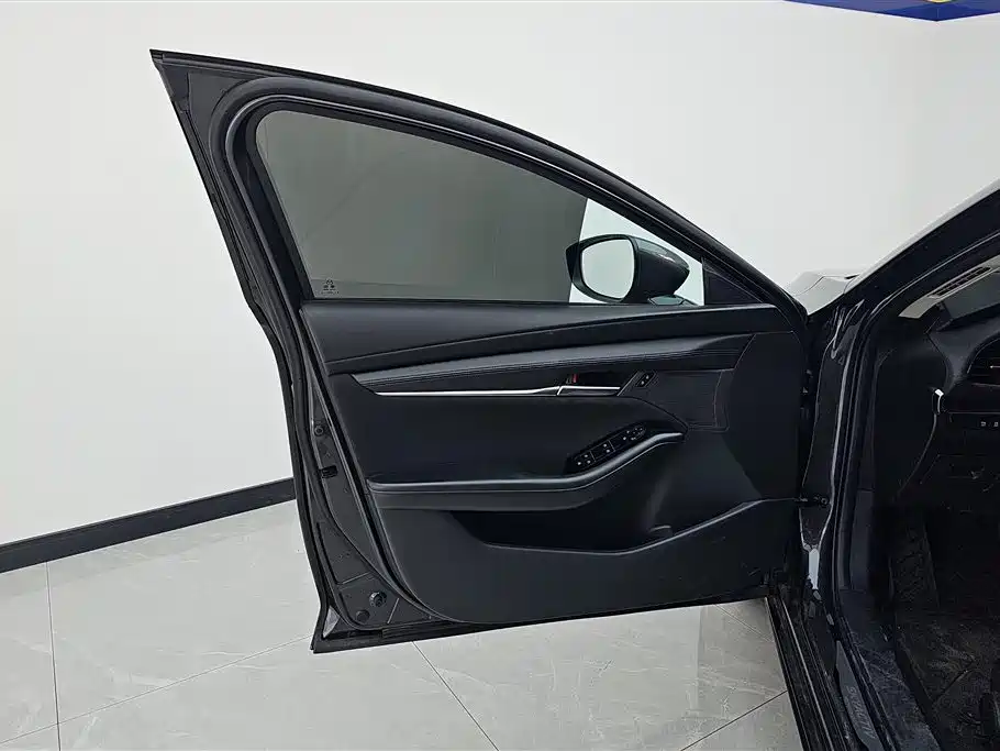 Mazda 3 Axela 2022