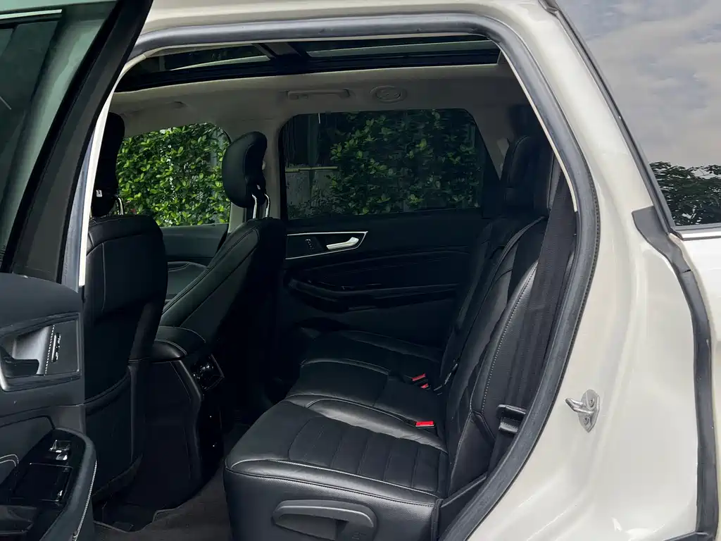 Ford Edge 2017 — фото 8