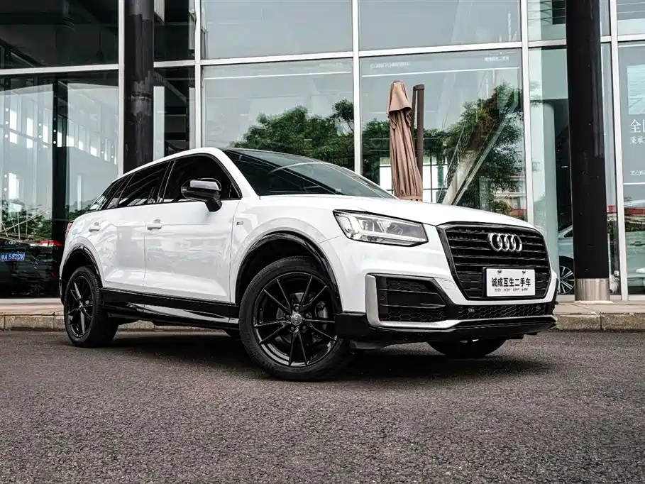 Audi Q2L 2019 — фото 3