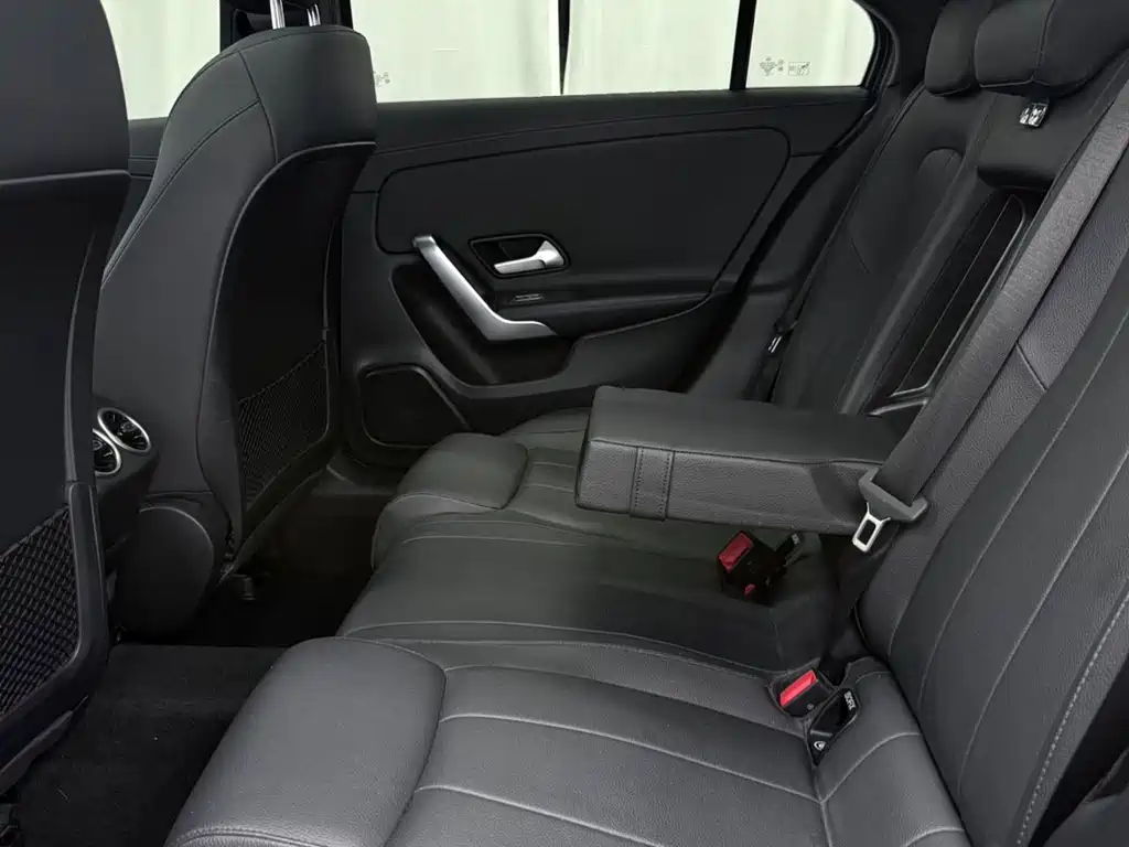 Mercedes-Benz A-Class 2023 — фото 11