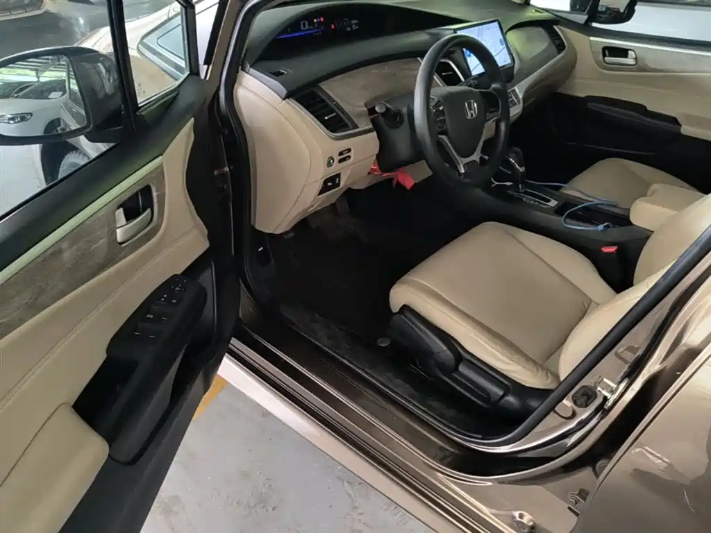 Honda Jade 2018 — фото 16