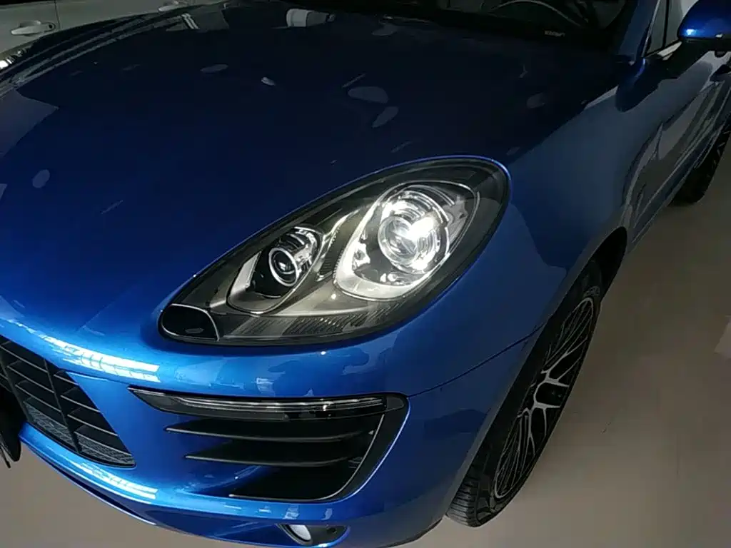 Porsche Macan 2018 — фото 24
