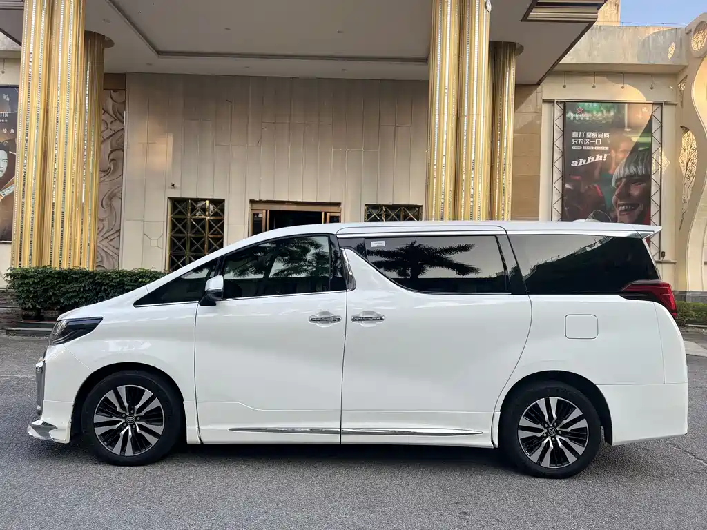 Toyota Alphard 2019 — фото 15