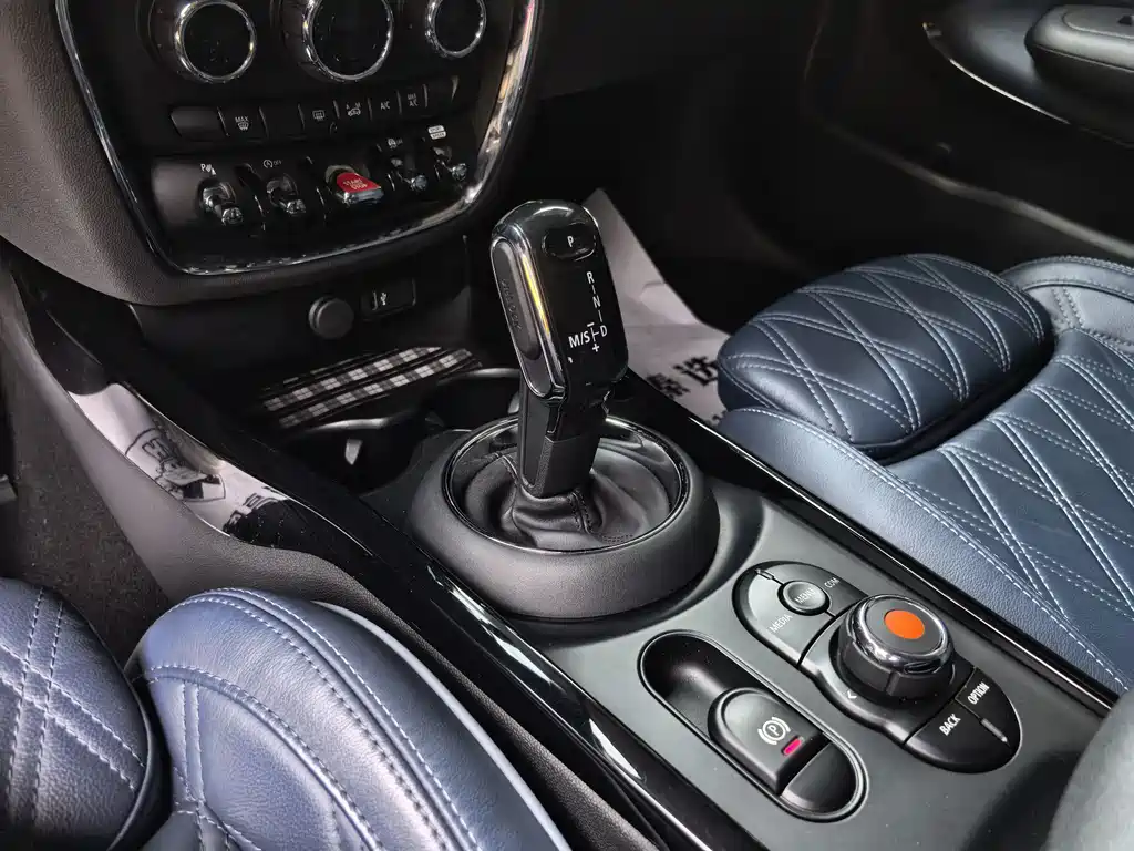 MINI Clubman 2019 — фото 14