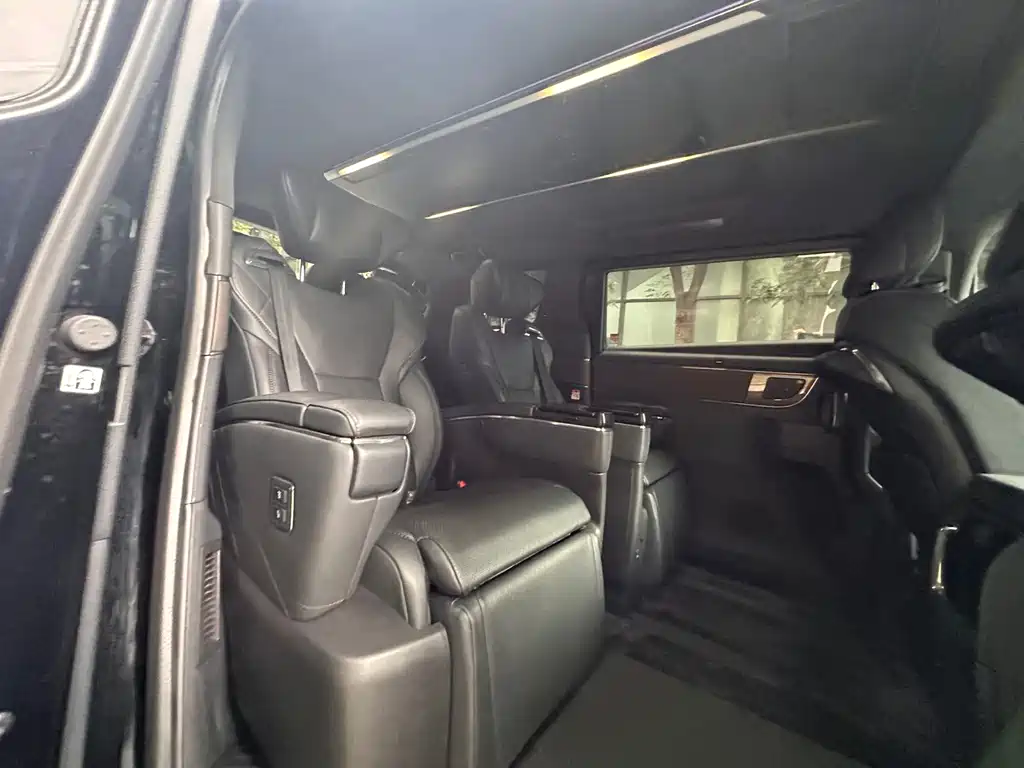 Toyota Vellfire 2024 — фото 12