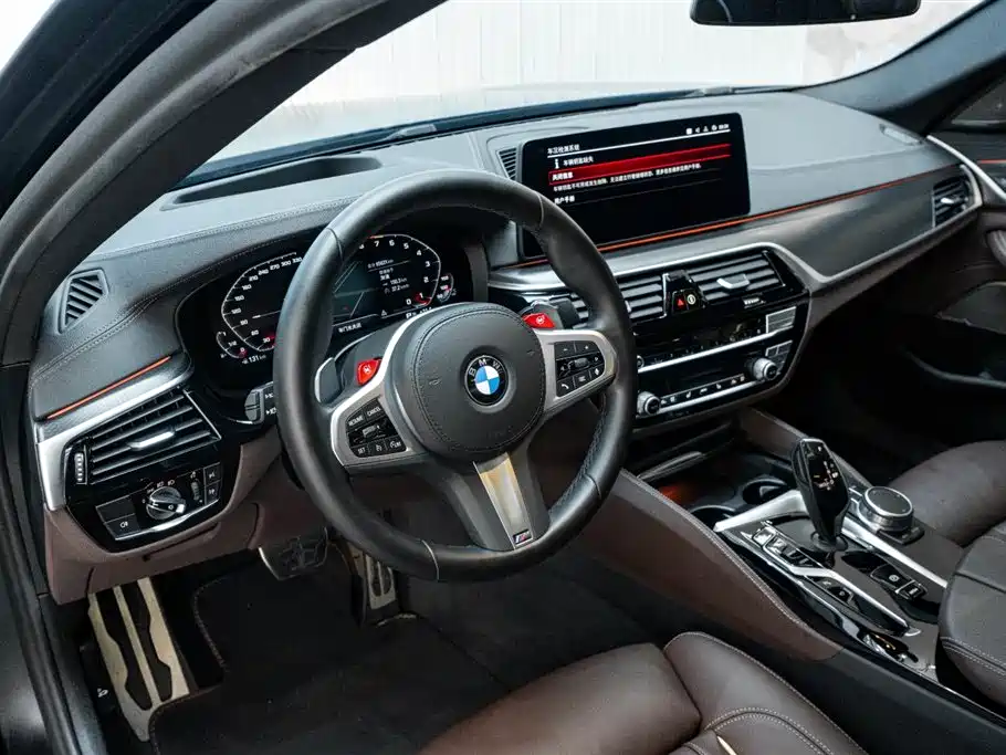 BMW 5 Series 2022 — фото 21