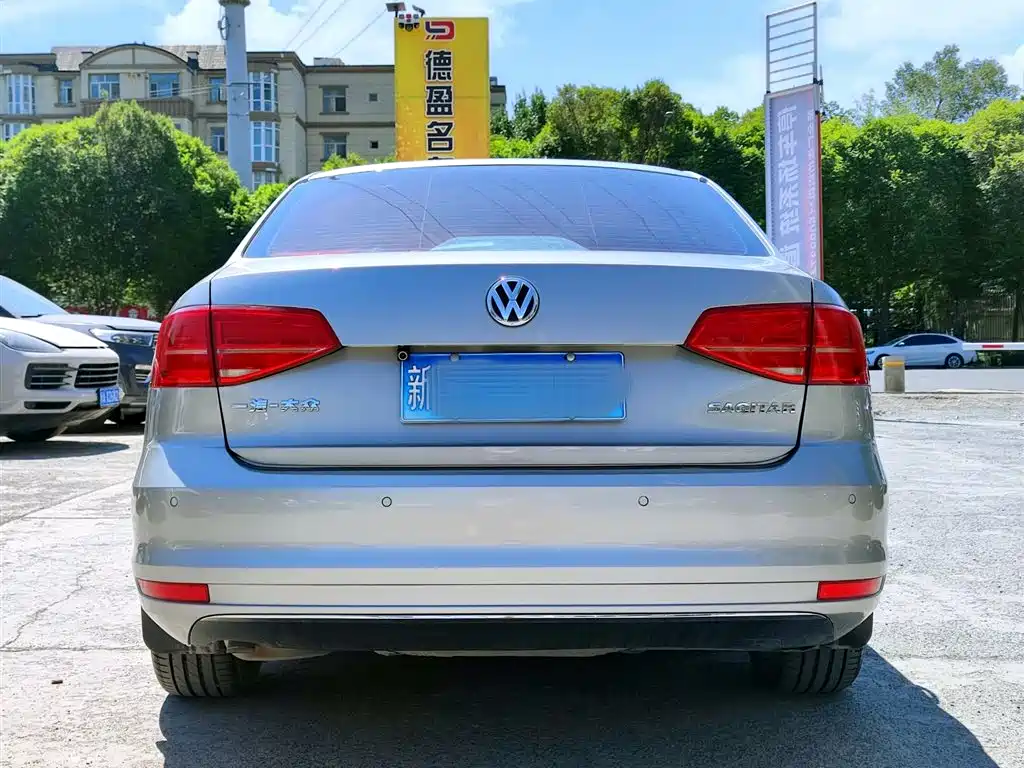 Volkswagen Sagitar 2018