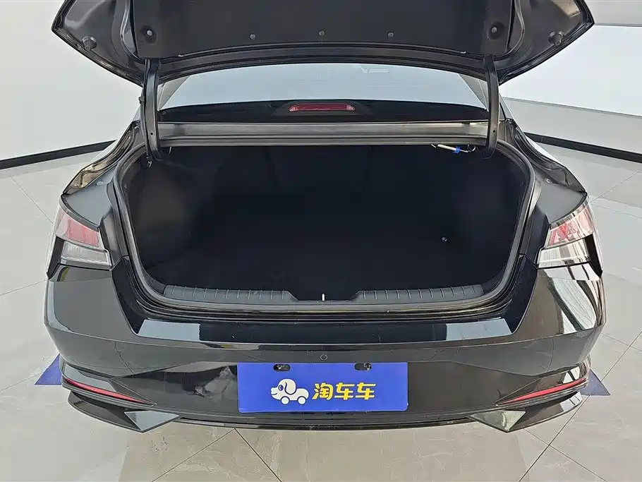 Hyundai Elantra 2021