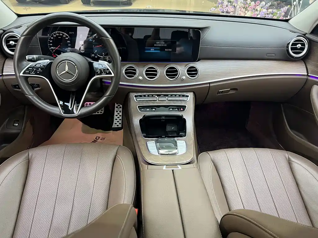 Mercedes-Benz E-Class 2023 — фото 13