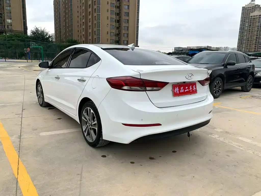 Hyundai Elantra 2017 — фото 4