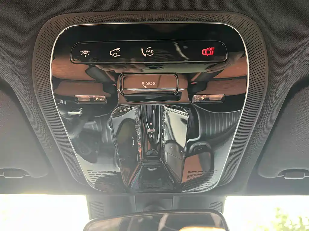 Mercedes-Benz C-Class 2025 — фото 13