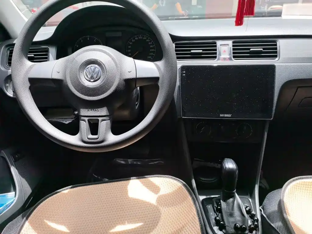 Volkswagen Santana 2015