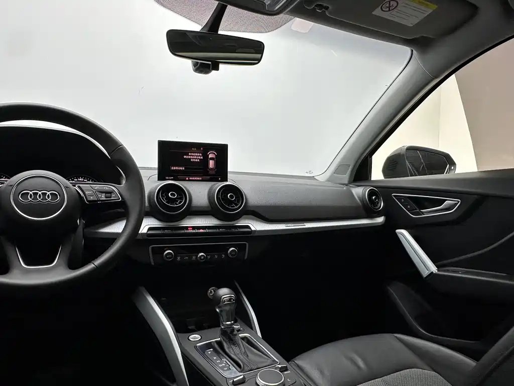 Audi Q2L 2019 — фото 15