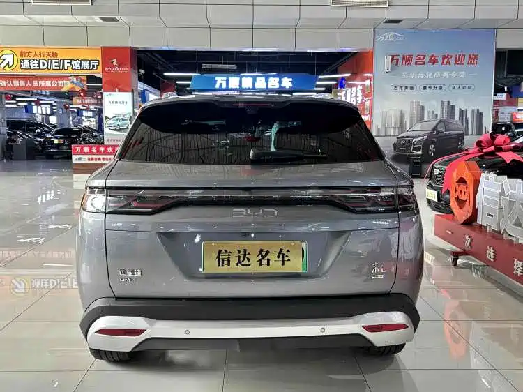 BYD L DM-i 2025 — фото 21