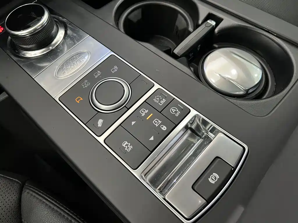 Land Rover Discovery 2018 — фото 15