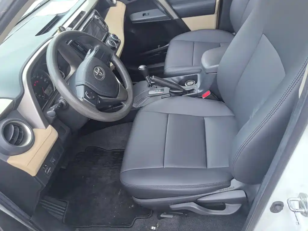 Toyota RAV4 2015 — фото 15
