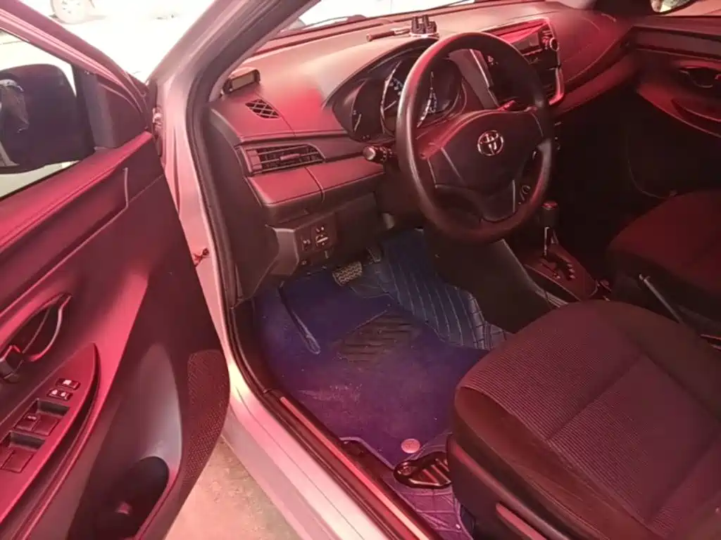 Toyota Yaris L 2016 — фото 16