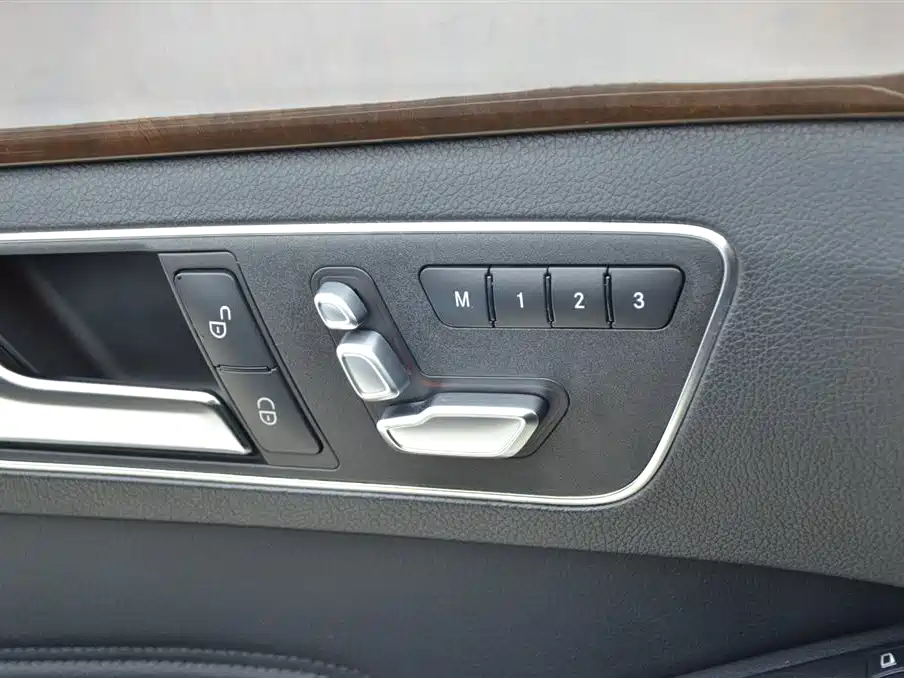 Mercedes-Benz E-Class 2016 — фото 13