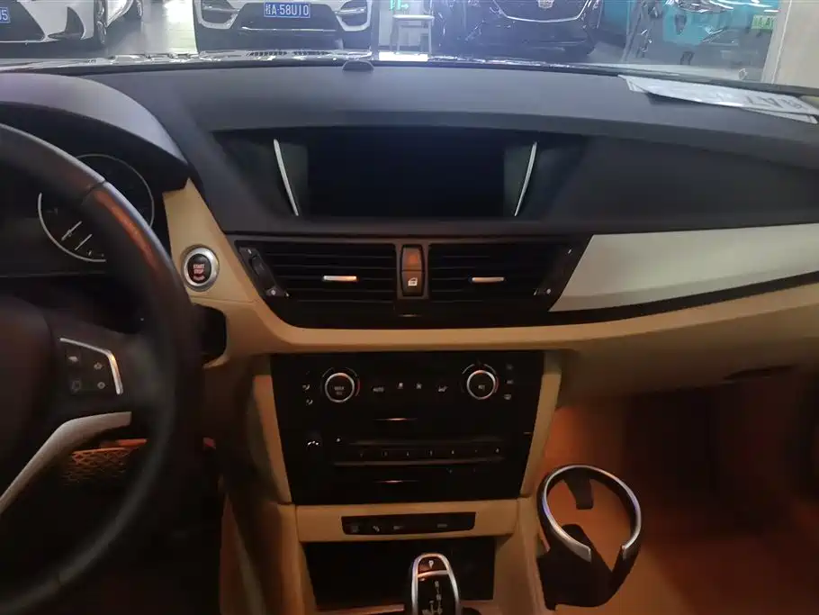 BMW X1 2015 — фото 13