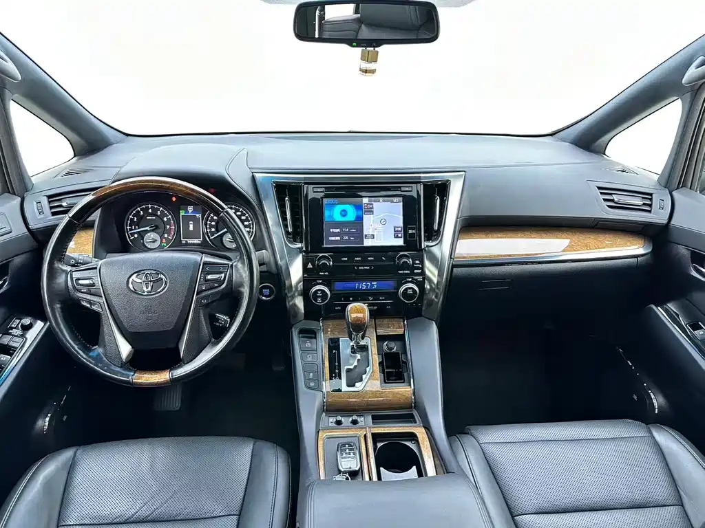 Toyota Alphard 2016 — фото 3
