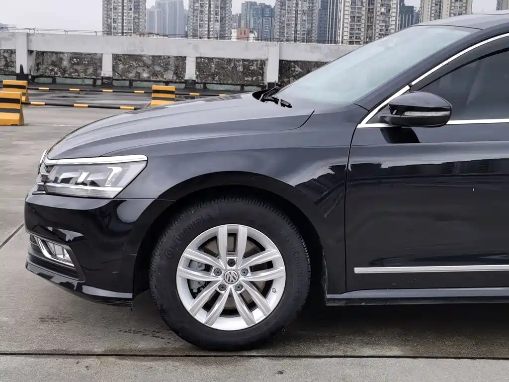 Volkswagen Passat 2017 — фото 3