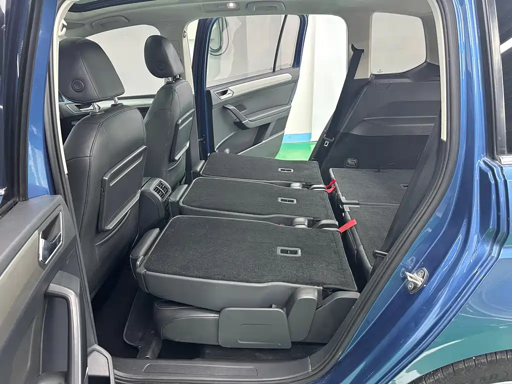 Volkswagen Touran 2018 — фото 28