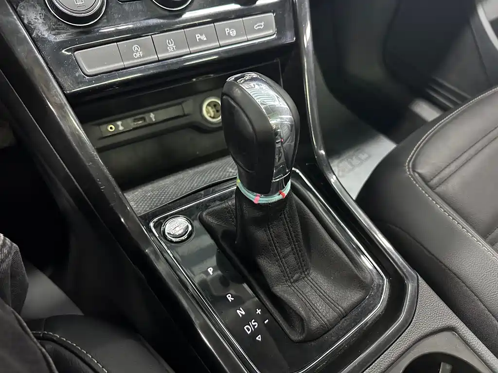 Volkswagen Touran 2018 — фото 19