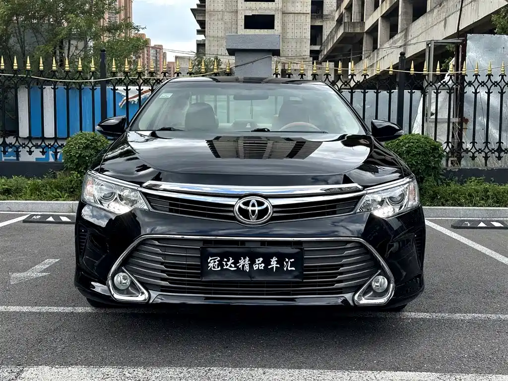 Toyota Camry 2015 — фото 2