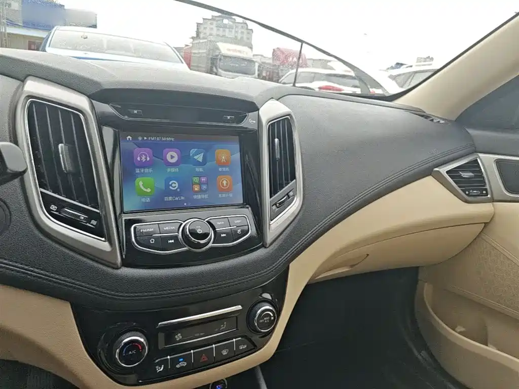 Changan Eado 2017 — фото 10