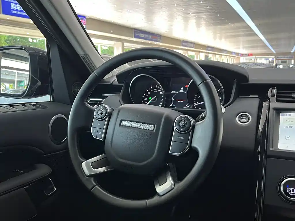 Land Rover Discovery 2018 — фото 10