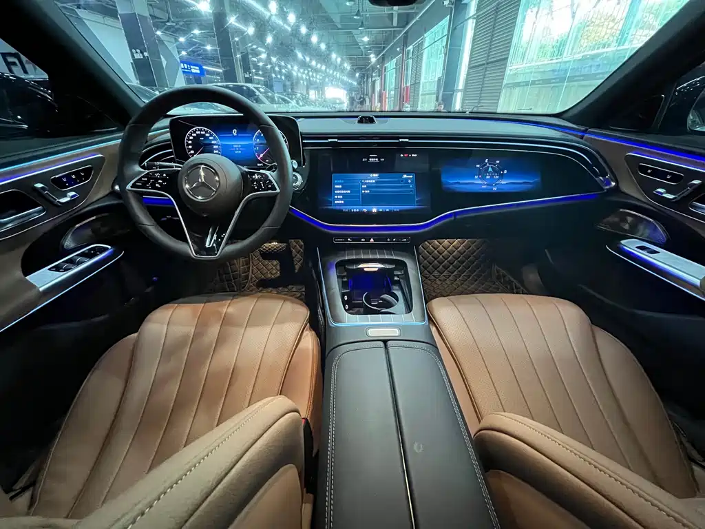 Mercedes-Benz E-Class 2024 — фото 13