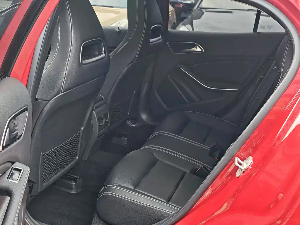 Mercedes-Benz GLA 2017 — фото 11