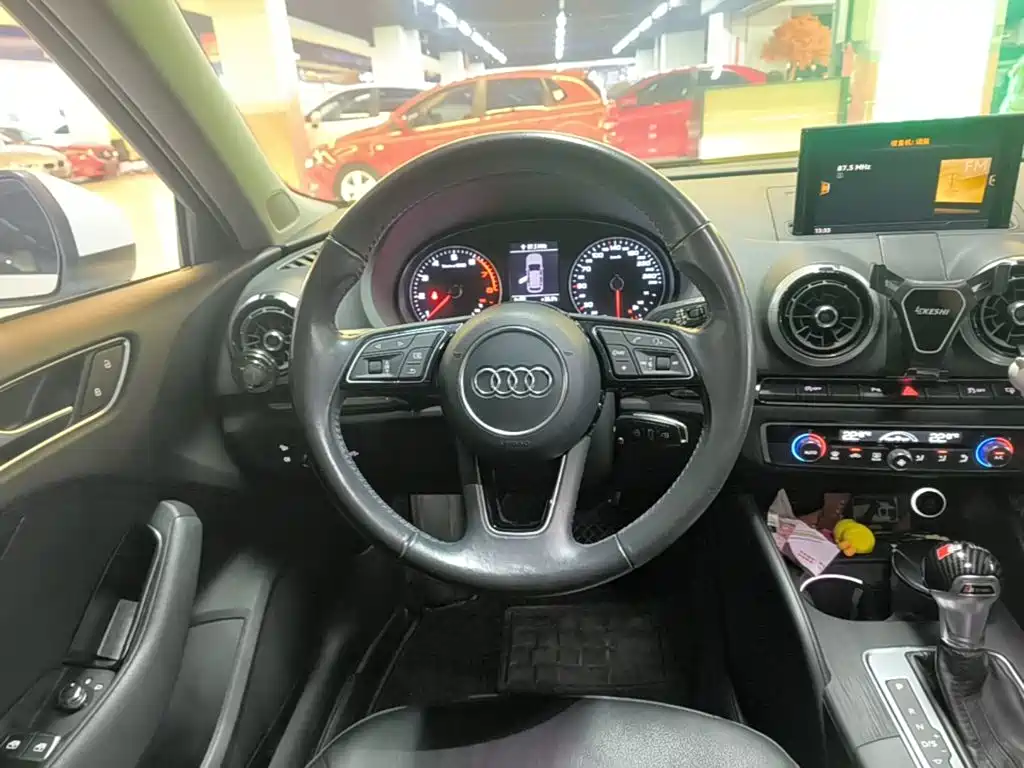 Audi A3 2017 — фото 11
