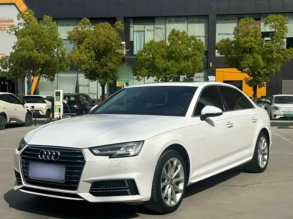 Audi A4L 2019