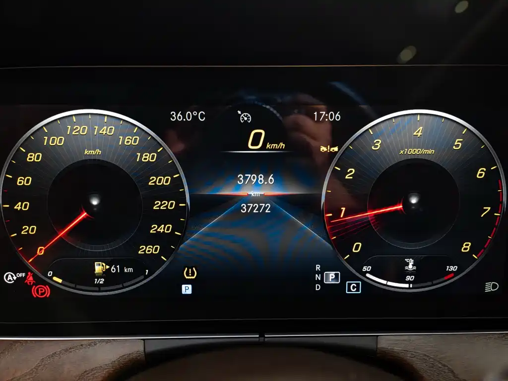 Mercedes-Benz E-Class 2022 — фото 10