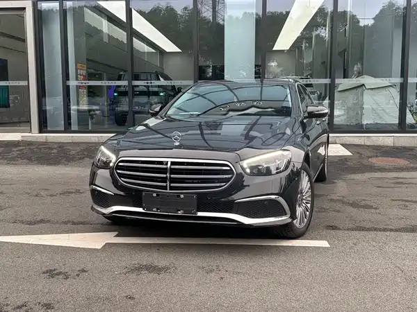 Mercedes-Benz E-Class 2022