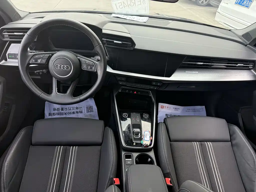 Audi A3 2023 — фото 10