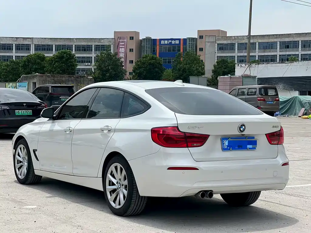 BMW 3 Series GT 2018 — фото 9