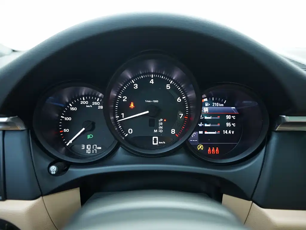 Porsche Macan 2022 — фото 11