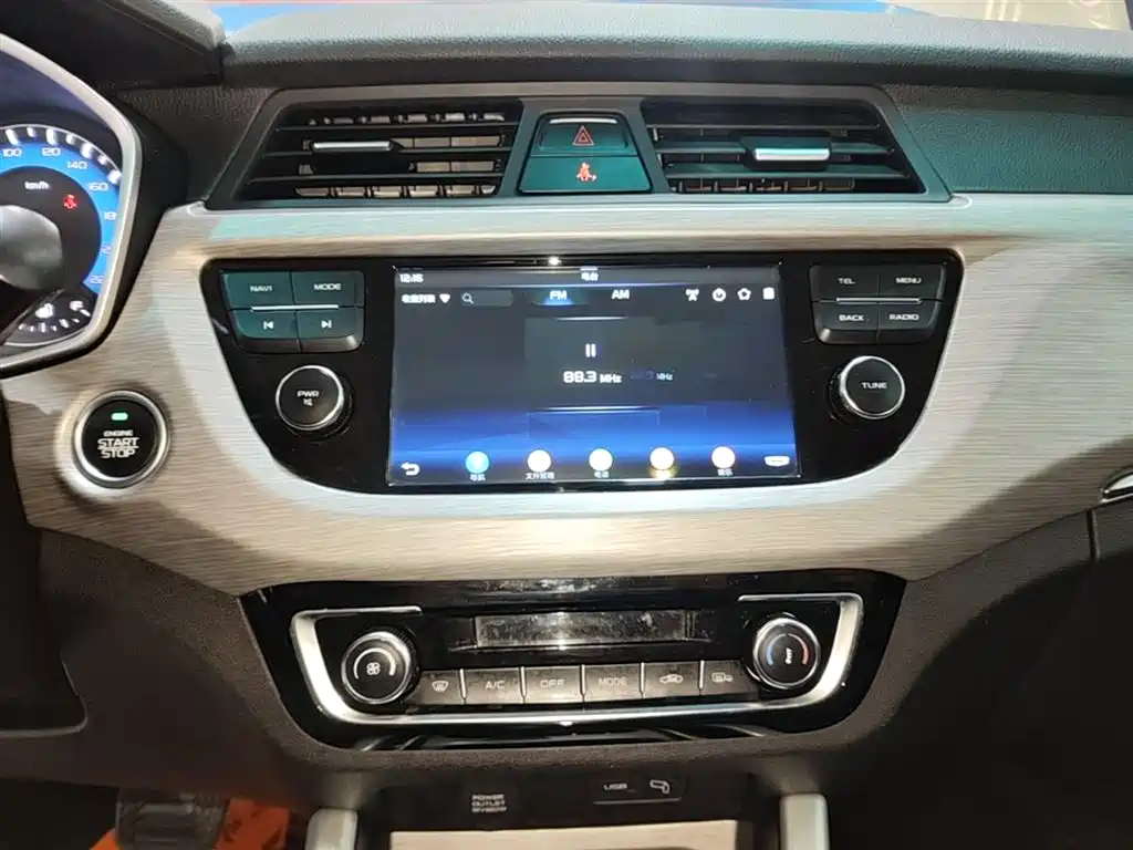 Geely Vision X3 2019 — фото 13